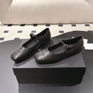 �¿��С���L��ʽ������Ь�r�аٴ�ŮЬ��Ƥ���mһ�֎�ƽ�׆�Ь