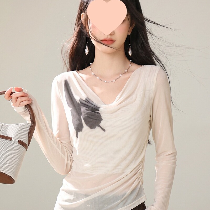 Real shot ◆ Off-white printed long-sleeve turtleneck T-shirt for women, 2026 spring and autumn new style, elegant and versatile pleated top Real shot ◆ Off-white printed long-sleeve turtleneck T-shirt for women, 2026 spring and autumn new style, elegant and versatile pleated top