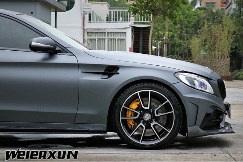 Applicable to 15-21 Mercedes-Benz C- Class W205 to Carlson's front bumper, the middle net wing flap surrounds the rear lip tail throat