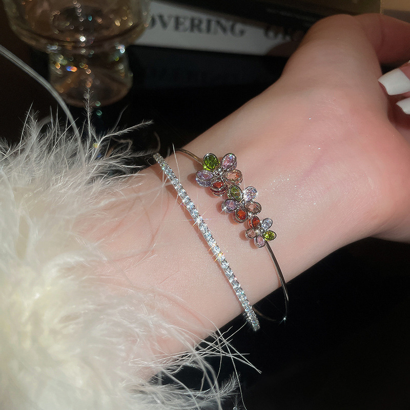 Pulsera de apertura geométrica de malla de flor de circón, pulsera retro de lujo ligero exquisito europeo y americano