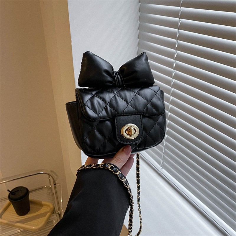 Bolsa pequeña con textura 2023 nueva moda estilo occidental cadena mensajero bolsa de primavera y verano nicho arco mini lápiz labial bolsa