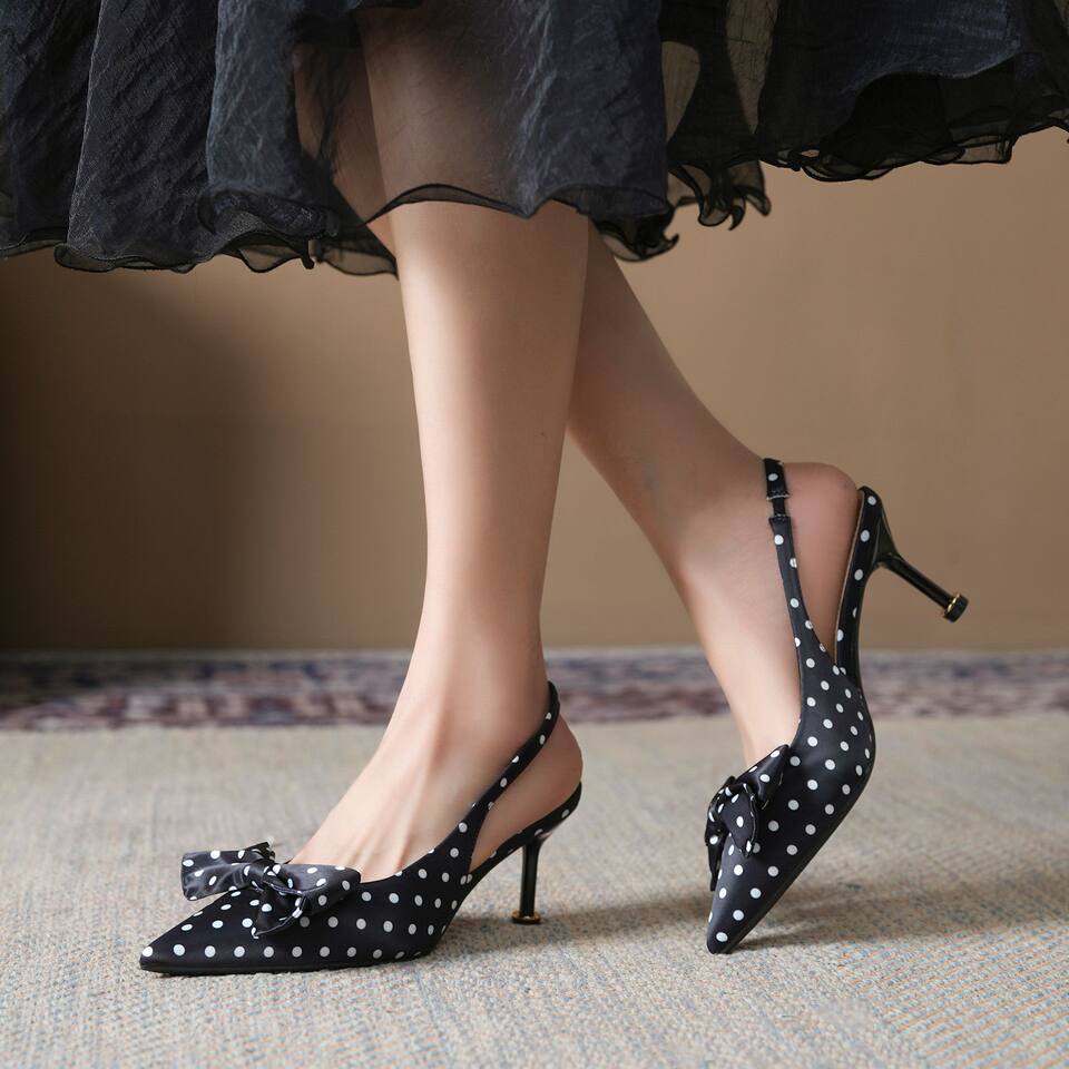 Sandal cao gót mũi nhọn bít mũi quai ngang chấm bi thắt nơ, gót 6–8 cm — Màu nâu, Màu trắng ngà, màu đen