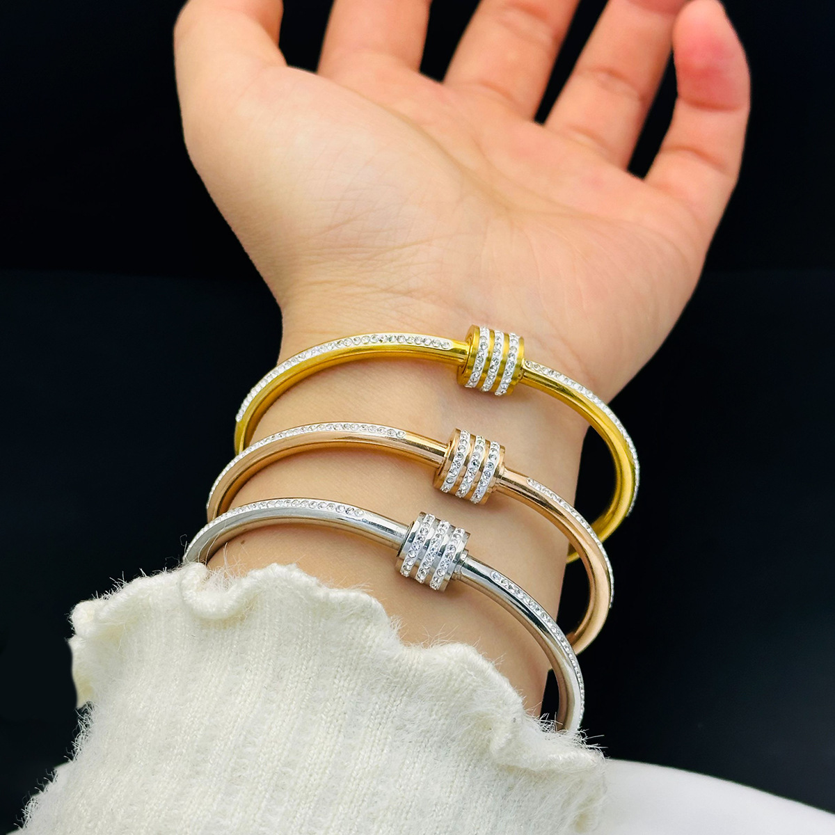 Estilo europeo y americano cintura pequeña nueva titanio acero ins oro rosa simple diamante-incrustado chapado en oro no decoloración pulsera de las mujeres al por mayor
