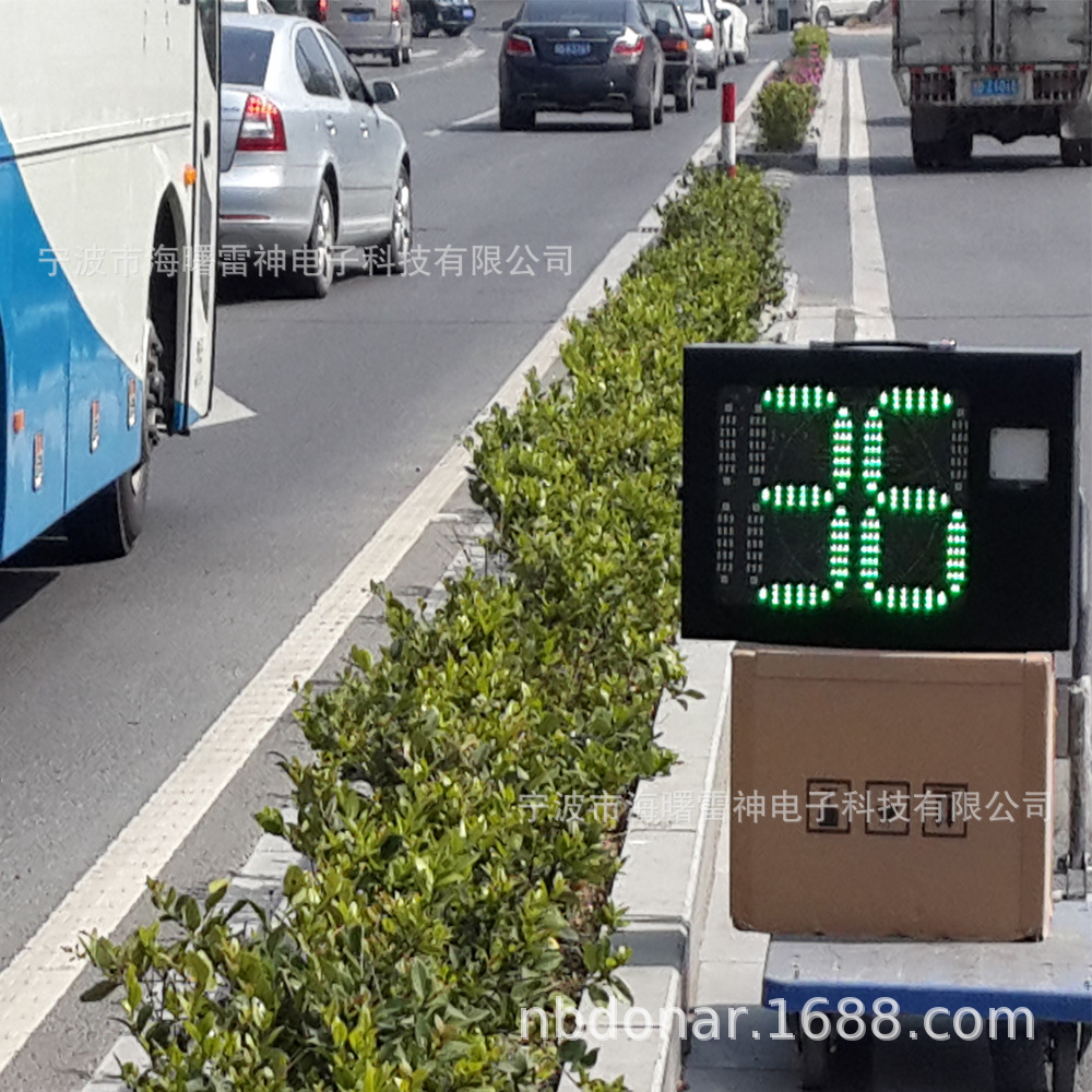 厂家供货太阳能雷达测速仪雷达测速反馈屏机动车测速LED反馈牌