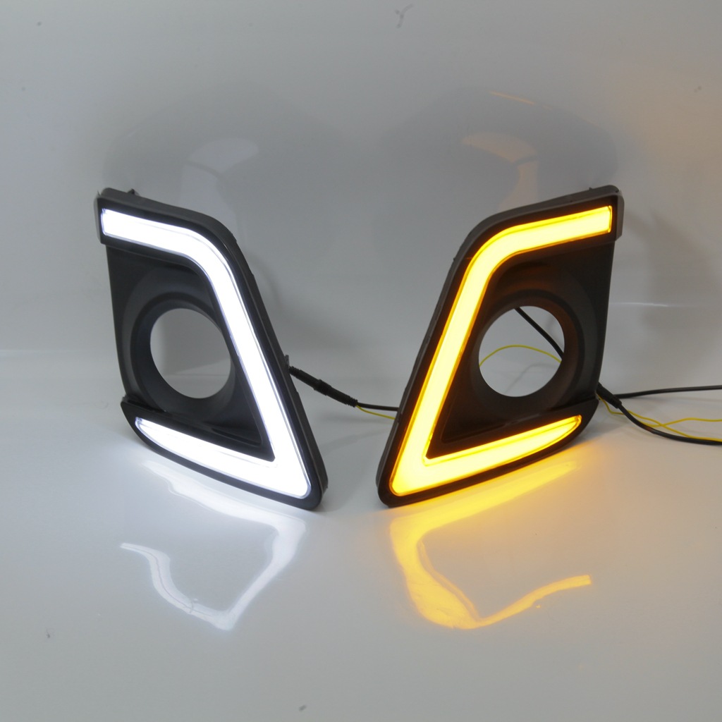 Adecuado para 15-16 Toyota REVO HELAX Luz de marcha diurna LED Luz de marcha diurna con luz de niebla de dirección