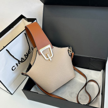 С�����sײɫˮͰ����Ů2025�ļ��͹Űٴ���֦�y�߼��Іμ�б���