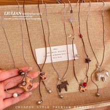 木质小马吊坠项链女秋冬新款长款毛衣复古设计本命年好运配饰
