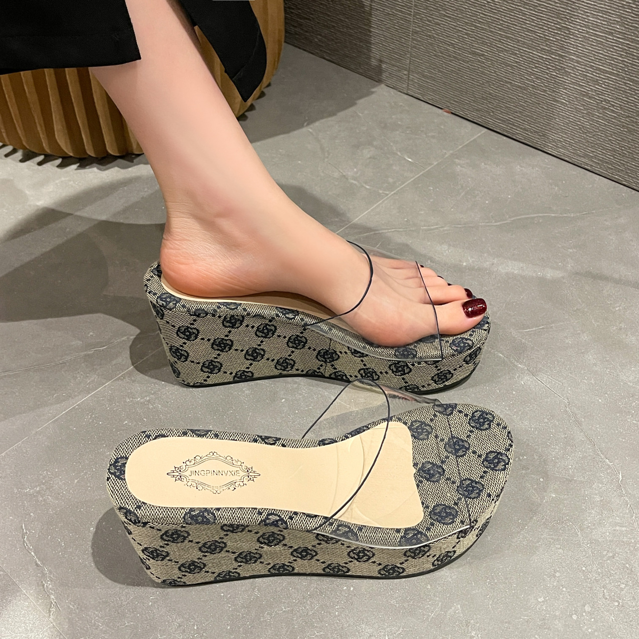 Wholesale Wedge Sandals For Women Summer New Retro Embroidery Fashion Transparent One Line Muffin Platform_voghion.com