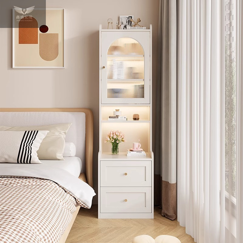 Cabina de cabezal de cama horizontal estilo francés sala de aire de crema doméstica pequeña casa estante de la cama simple percha de ropa armario de almacenamiento