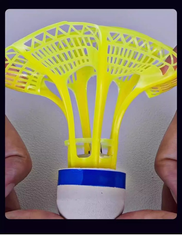 発光バドミントンナイトアウトドア防風ボール耐久性のあるプラスチックトレーニングボール壊れない発光高弾性耐風性|undefined