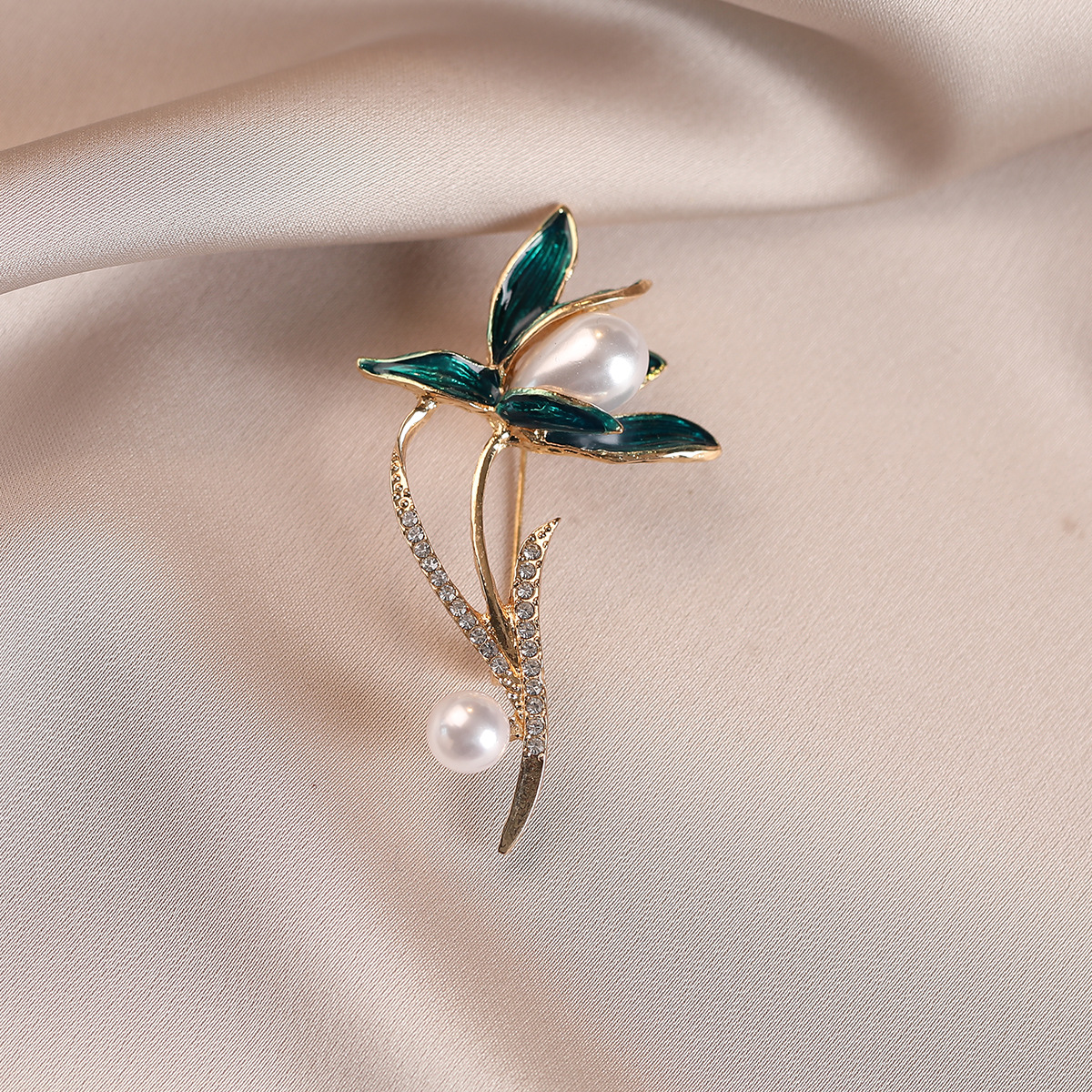 Dekorative Filigranbrosche Mit Emailleblumen Und Erbstückkristall_voghion.com