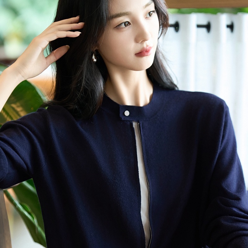 新款球服羊毛开衫女圆领拉链精纺细毛针织外套休闲显瘦棒球服上衣
