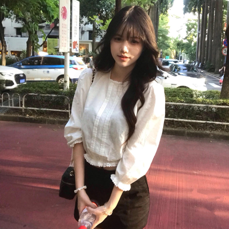 Korean-Style Elegant Commuter Style Three-Quarter Sleeve Shirt for Women 2026 New Fashion Lace Embroidery Short Top for Petite Figures Korean-Style Elegant Commuter Style Three-Quarter Sleeve Shirt for Women 2026 New Fashion Lace Embroidery Short Top for Petite Figures