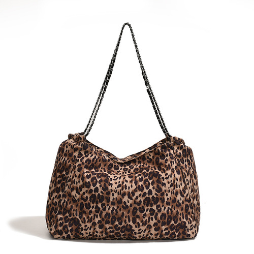 Cross-border large-capacity leopard print single shoulder underarm bag for women 2024 new style high-end versatile commuter chain tote bag