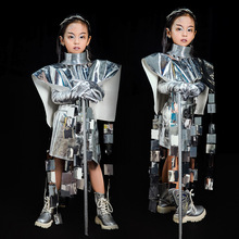 女童未来战士模特车模走秀儿童太空机车演出骑士科技感潮服元宇宙