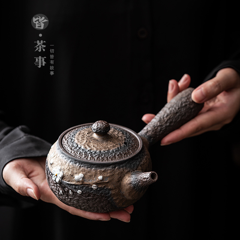 Coarse Pottery Teapot Chinese Side Handle Teapot Kung Fu Tea Set Home Living Room Office Ceramic Teapot Retro Teapot Coarse Pottery Teapot Chinese Side Handle Teapot Kung Fu Tea Set Home Living Room Office Ceramic Teapot Retro Teapot
