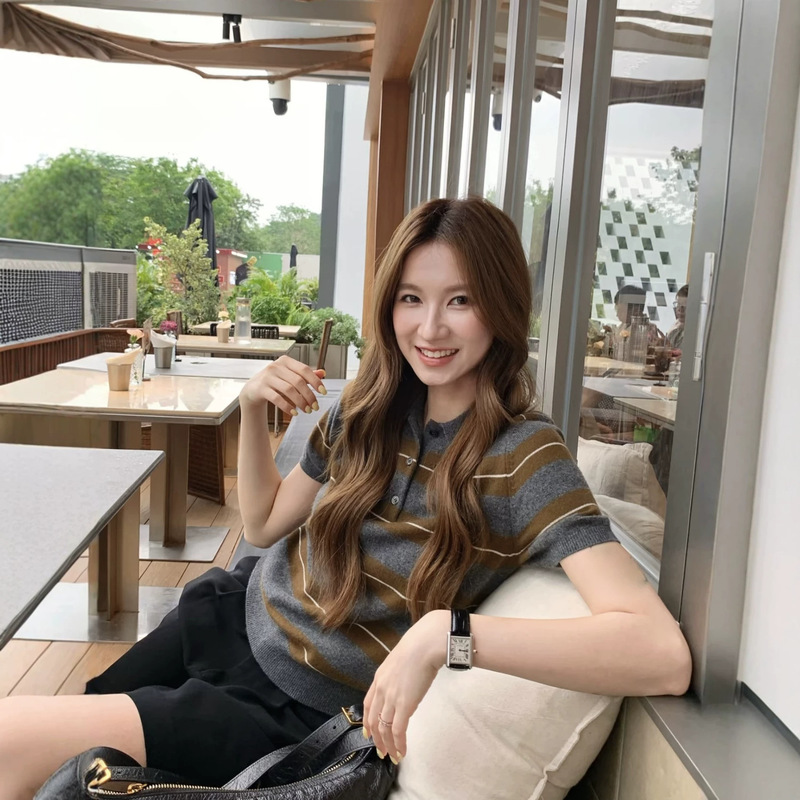 26 Early Autumn Brown Vintage College Style 100% Wool Striped Polo Collar Short Sleeve Versatile Youthful Top 60 26 Early Autumn Brown Vintage College Style 100% Wool Striped Polo Collar Short Sleeve Versatile Youthful Top 60
