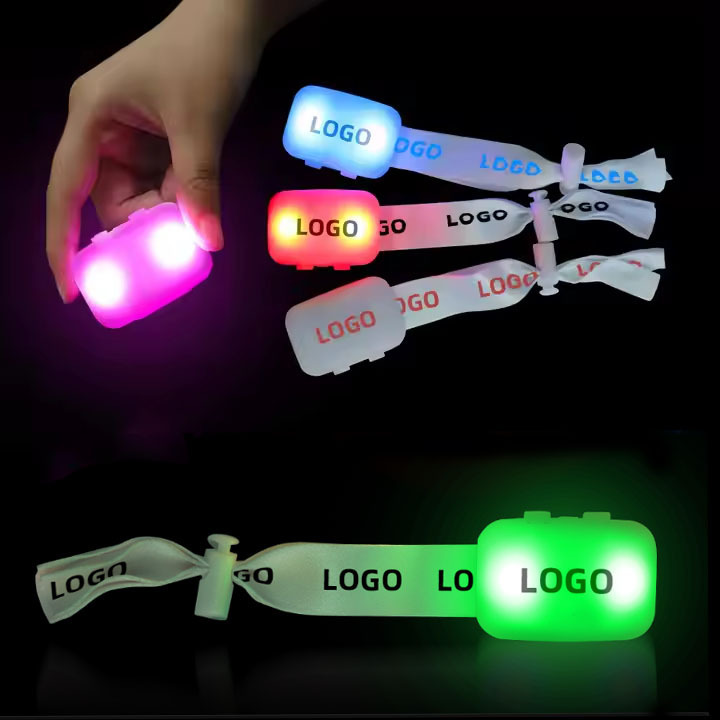 磁気発光ブレスレットコンサート音楽祭応援小道具 LED 発光ブレスレット応援発光リストバンド|undefined