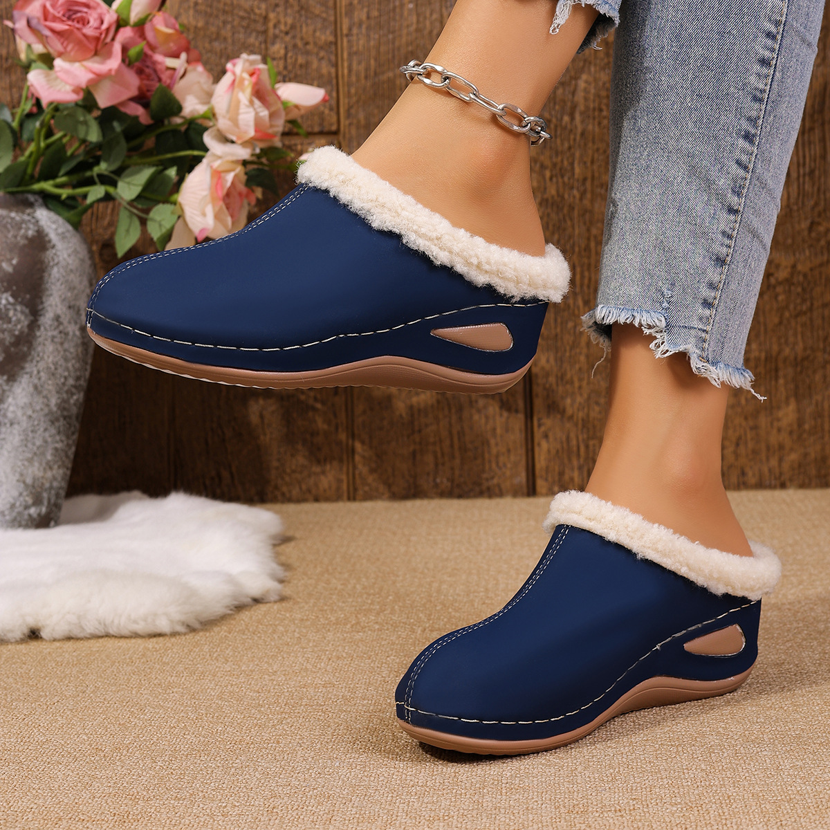 Women's Fleece Lined Wedge Heel Slippers Plus Size Thick Sole Warm Fur Lined Closed Toe Cotton Autumn New Size 43_vogvips.com