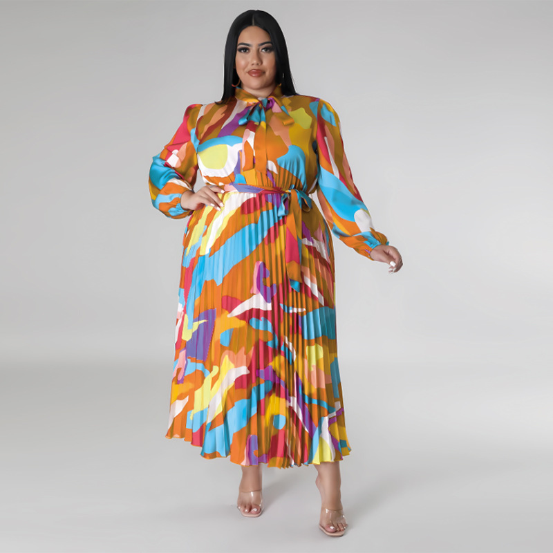 Damenbekleidung in Übergrößen: Plissiertes, langärmeliges Kleid mit Kragen – Herbstmode_voghion.com