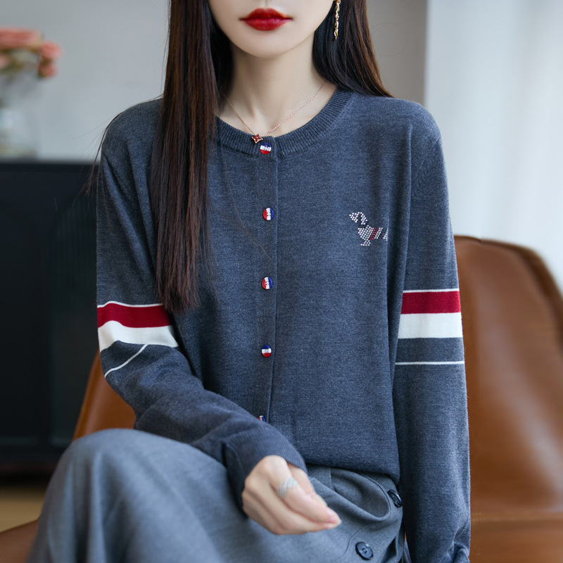 春秋新款时尚拼色条纹毛衣开衫外套大码休闲羊毛针织衫烫钻小狗|undefined