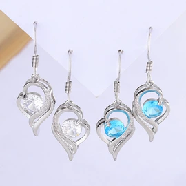 耳钉;耳环;耳坠