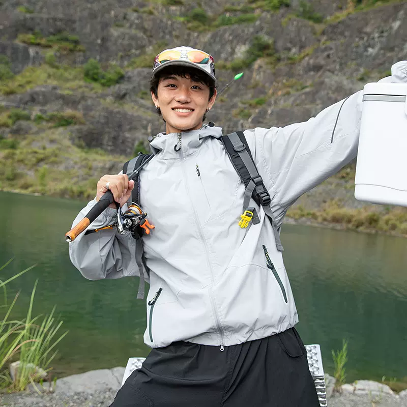 OOTD户外登山三防泼水冲锋衣夹克男秋季宽松机能徒步装情侣外套