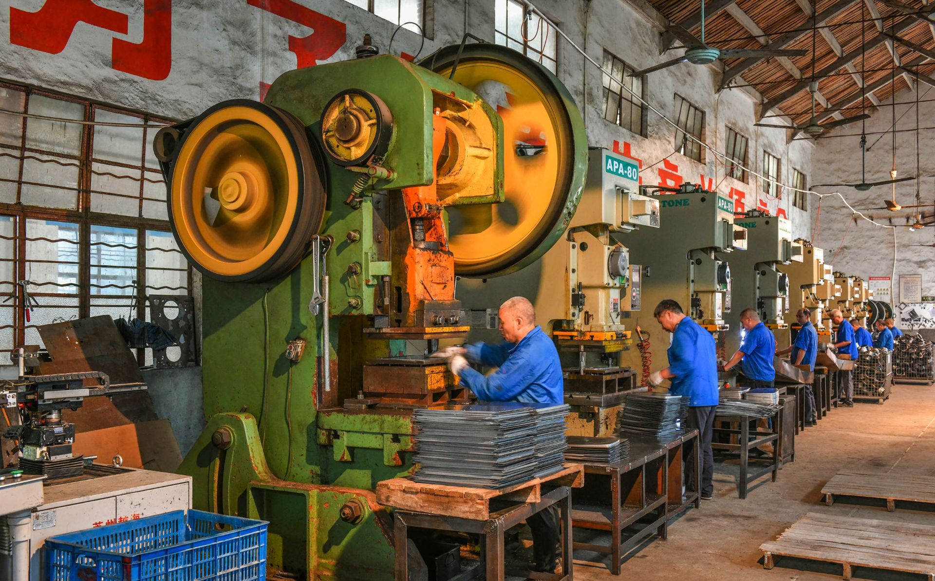 承接钣金冲压件、喷塑等加工业务