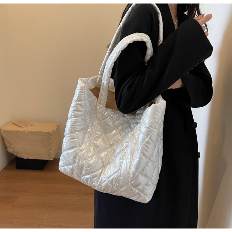 Nuova borsa da donna di grande capacità, alla moda e semplice, monospalla, borsa da ascella, borsa da viaggio versatile a forma di diamante, borsa tote a mano_voghion.com