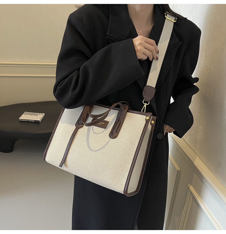A new 2024 popular and versatile crossbody bag for women's commuting, a stylish tote bag undefined