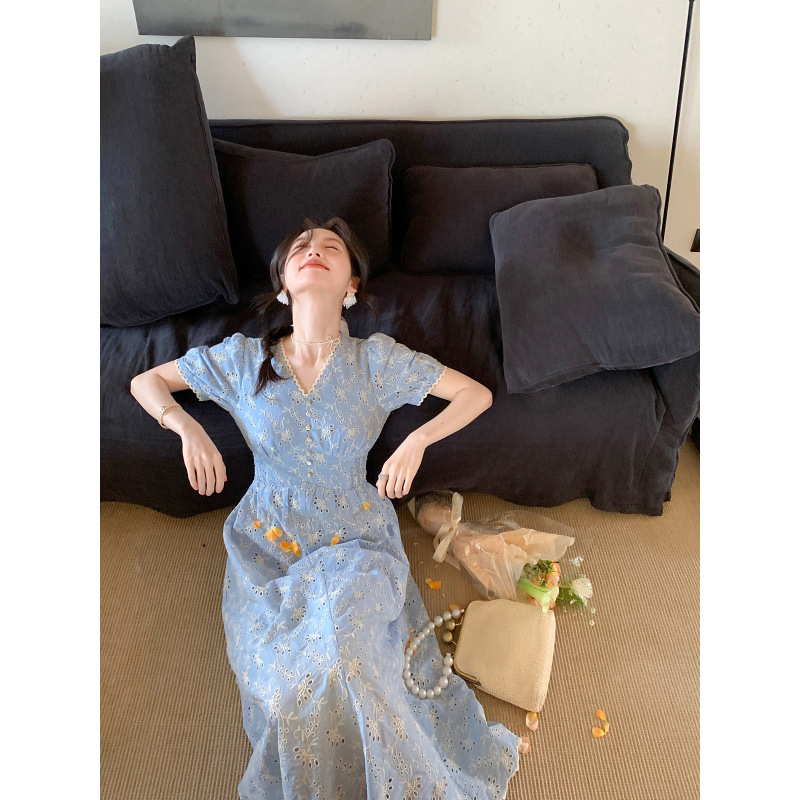 花栗鼠小姐 月下绮梦 法式重工V领连衣裙女夏精致收腰气质感长裙|undefined