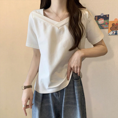 V-neck short sleeve t-shirt for women 2025 summer loose and slimming solid color student spicy girl exposes collarbone top design sense