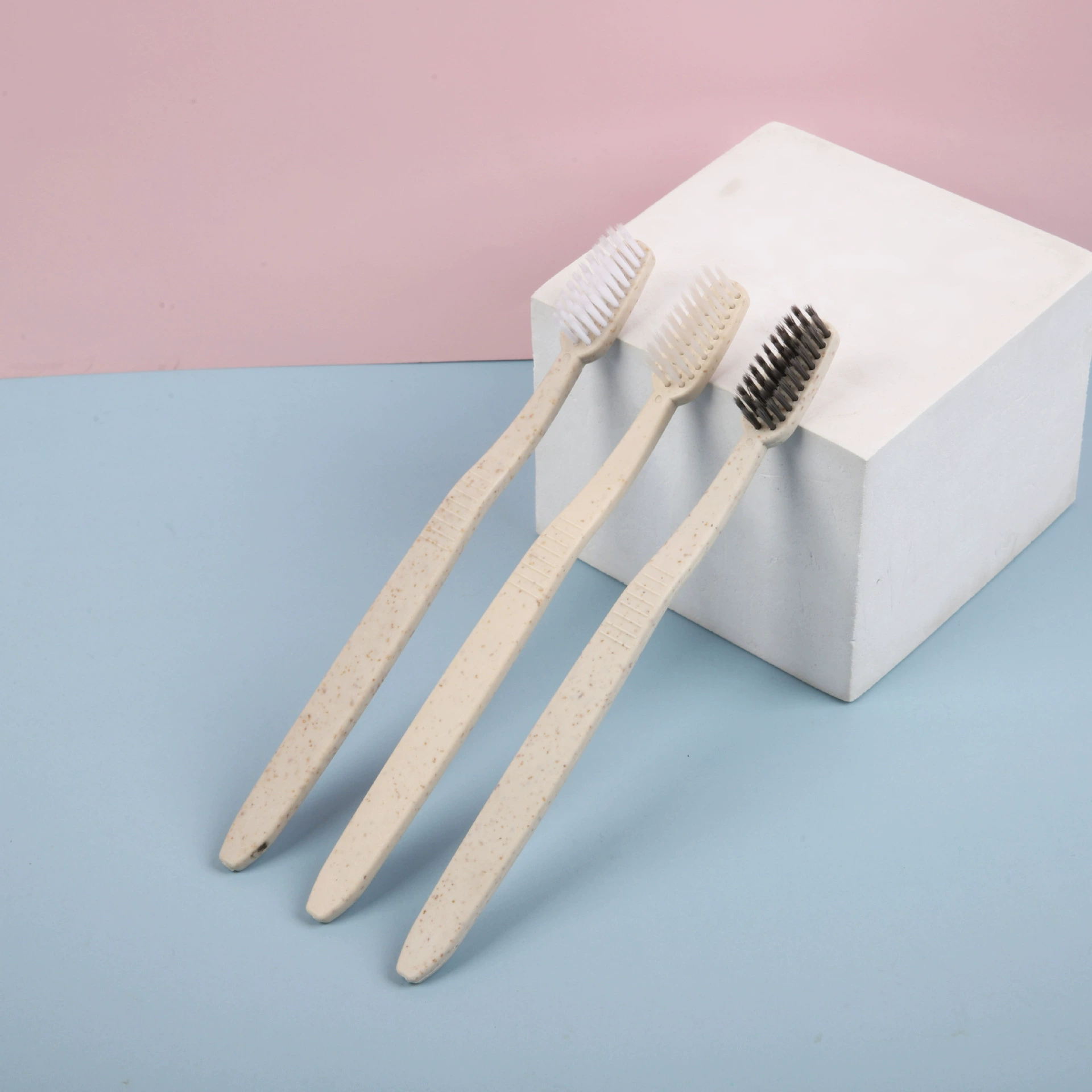 Оптовые поставки туалетных принадлежностей для пятизвездочных отелей, одноразовые зубные щетки и стоматологические инструменты для гостиниц и B&B, экологически чистые материалы для путешествий и отелей