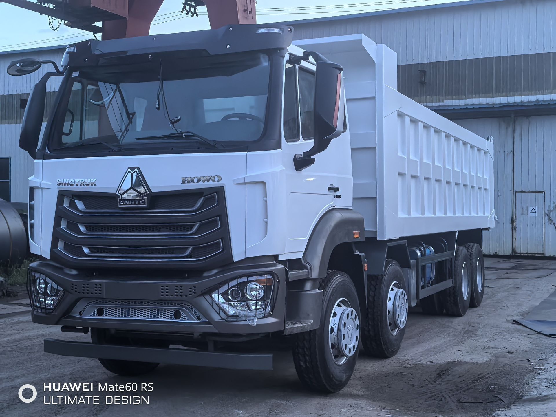 Export of HOWON X8X4 dump trucks for heavy-duty soil transport, engineering tipper trucks directly supplied by the manufacturer