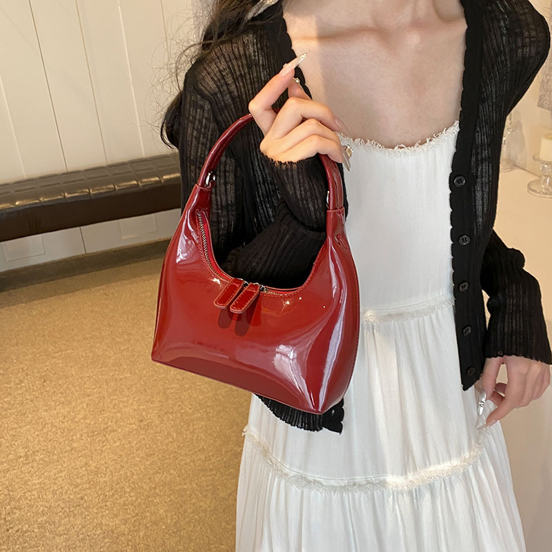 Niche Fashion Glossy Texture Handbag For Women 2025 New Banquet Small Square Bag Simple Commuter Underarm Bag