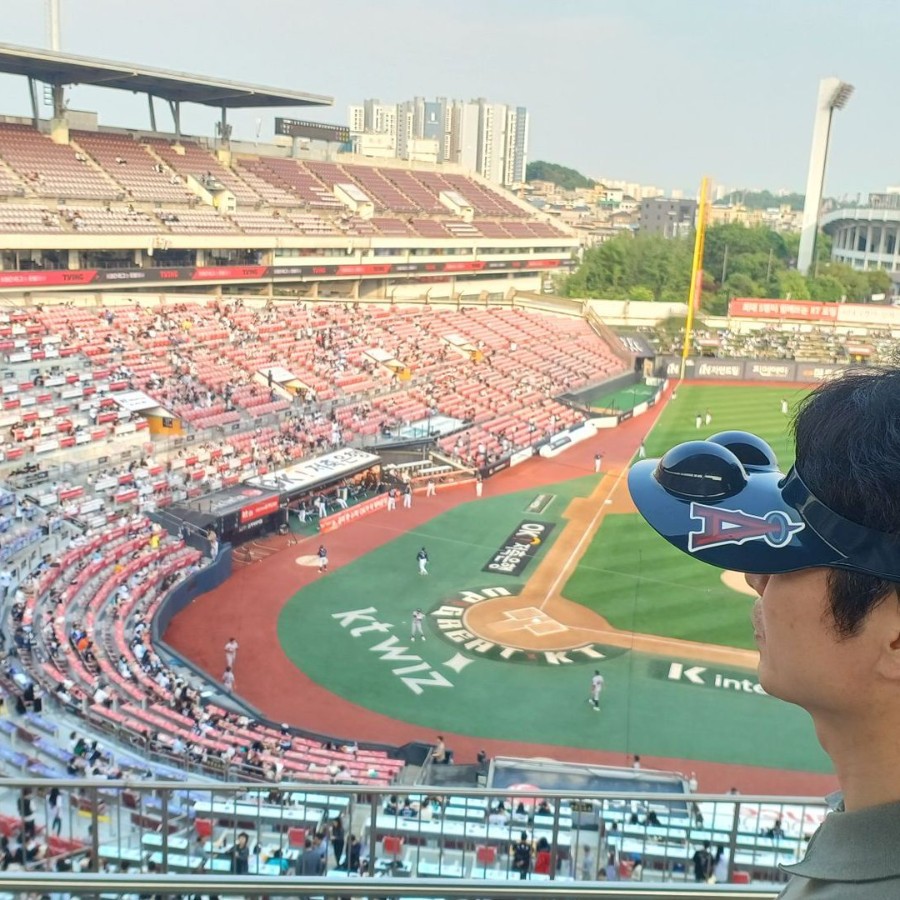 Moda transfronteriza casual simple y conveniente para llevar sombrero de concierto de fútbol de ampliación de gafas de alta definición universal