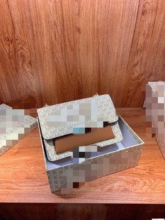 Ů��M���ϻ��ŷ��L�ٰ��ļ���ĸ�μ�б��朗l����ƤС����