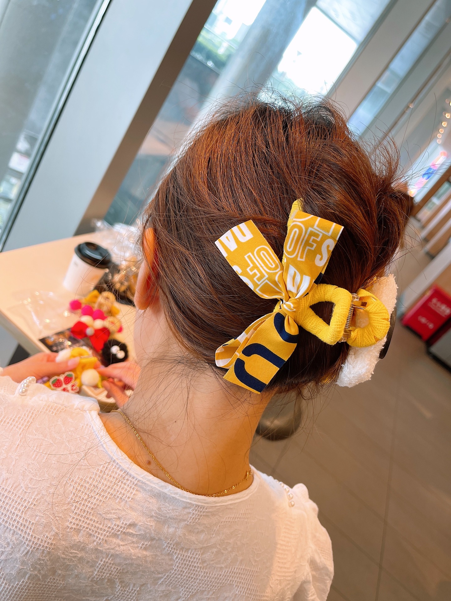 63g Weight Headwear Classification Birthday Occasion Flower Pattern Women'S Gender Retro Style Red, Yellow Color Autumn And Winter Cute Hairy Little Flower Smile Net Red Ins Clip Back Head Cute Heart Girl Clip Head Jewelry 5