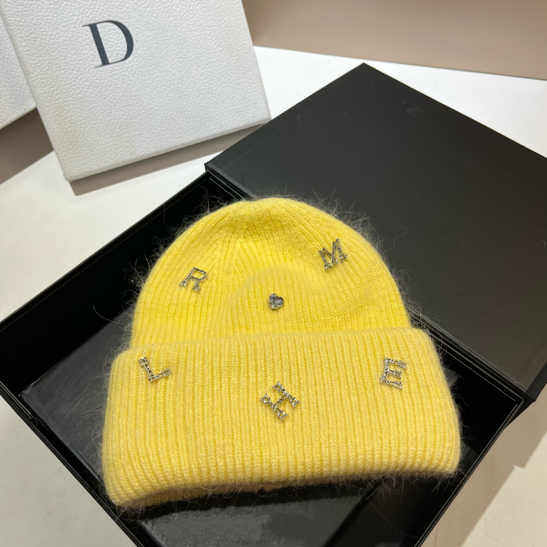 [Rabbit Hair] Winter Nordic enlarged and elongated double folded face small knitted Korean version letter warm ear_voghion.com