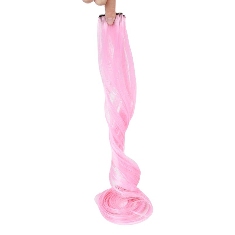 Grandes ondas colgando orejas teñidas con peluca, cabello real, cabello de color, orejas colgantes, cabello teñido, cabello largo femenino, una pieza