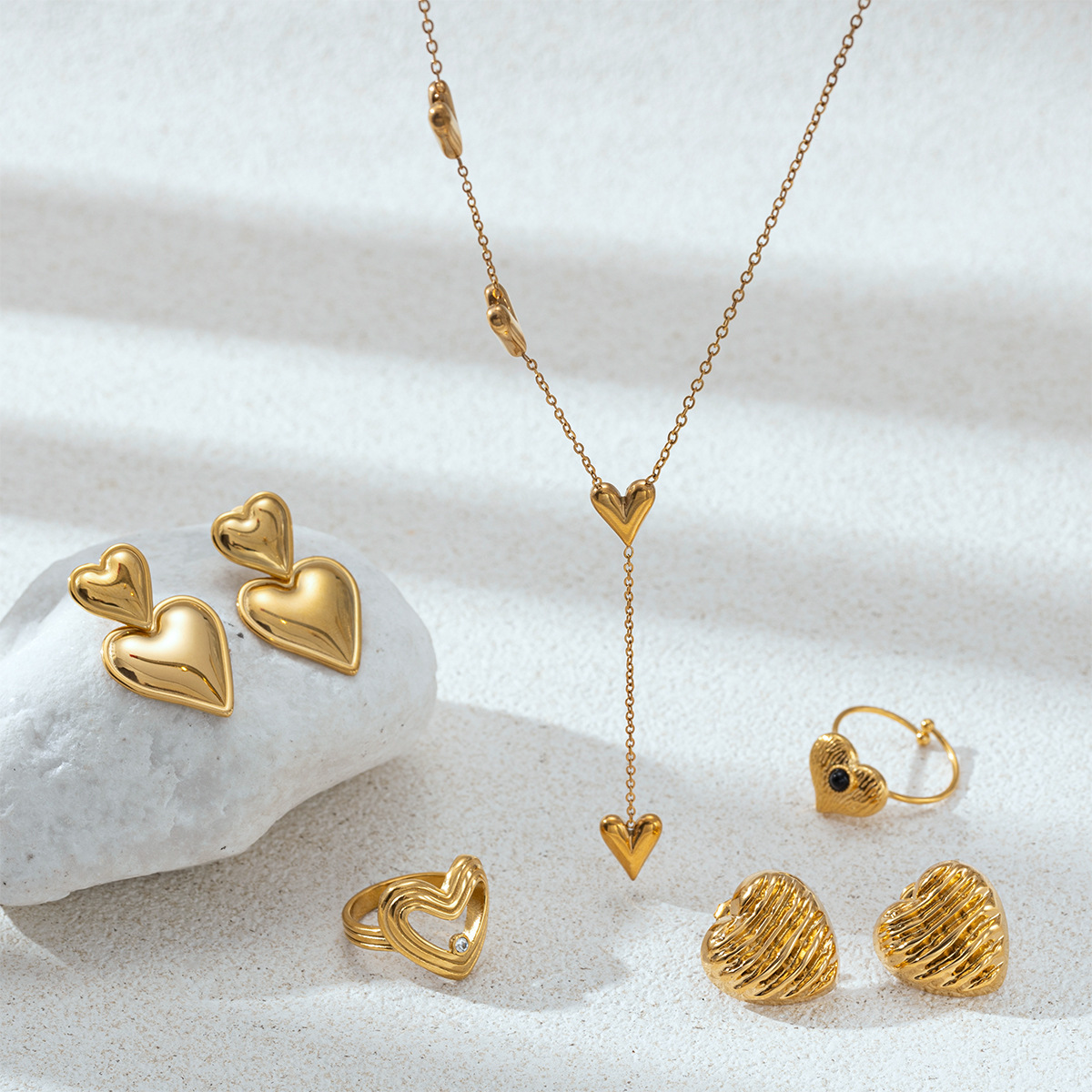 Tina Europa y América collar de acero inoxidable mujer no se desvanece diseño de oro amor conjunto de joyas ventas calientes transfronterizas