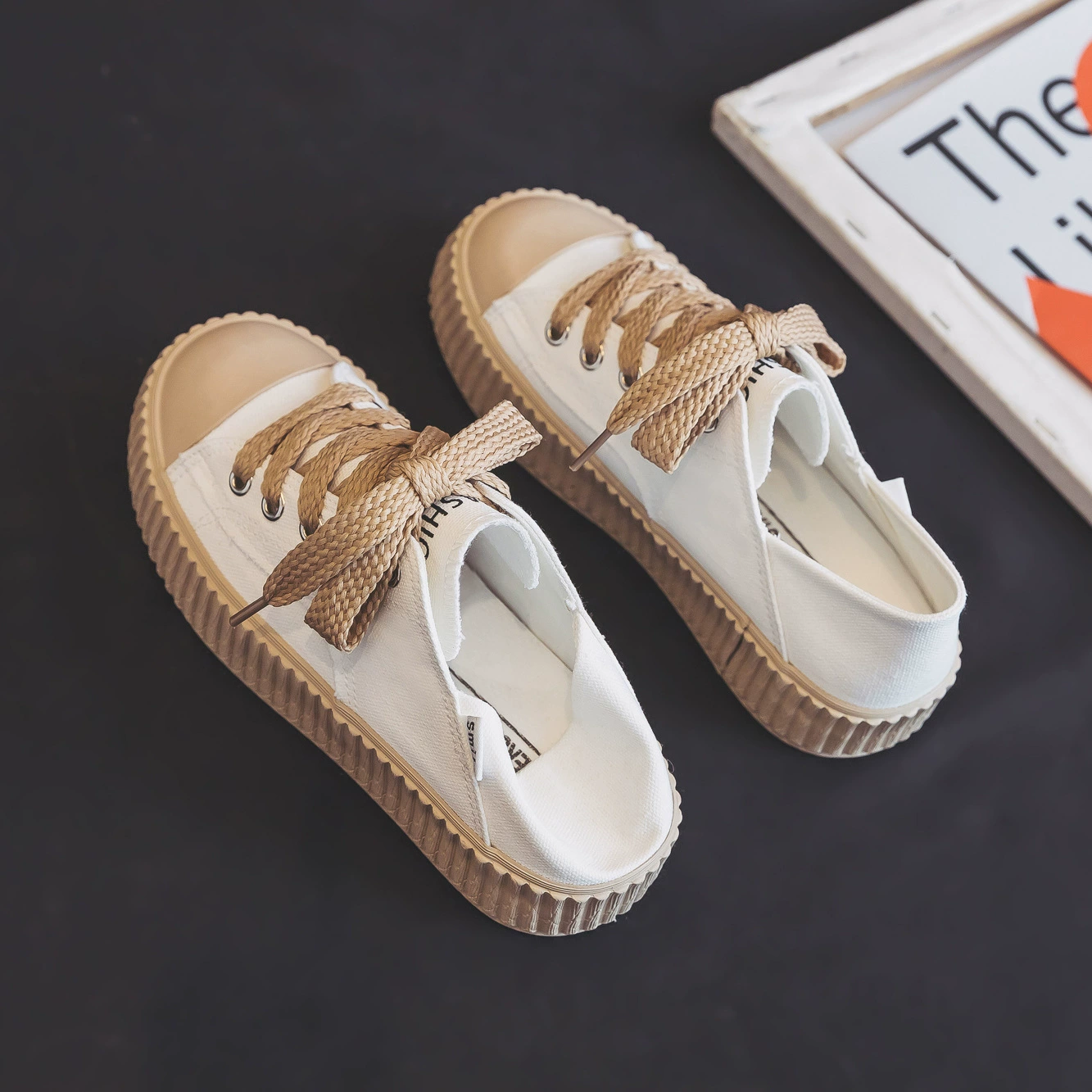 В наличии Весна 2023 Новая Студенческая Повседневная универсальная толстая подошва с двумя носками-печеньями с половинками, парусиновая обувь H993