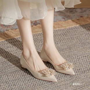 Bridal Flats Wedding Dress Wedding Shoes for Women 2025 New French Pointed Toe Pearl Square Buckle Low-Heeled Shoes Can Be Worn Daily