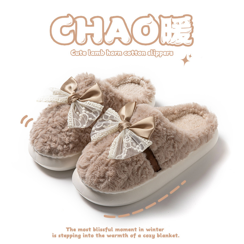 Zapatillas de algodón para hombres y mujeres en otoño y invierno se pueden usar en el exterior para el hogar interior antideslizante con una base gruesa y cálida.