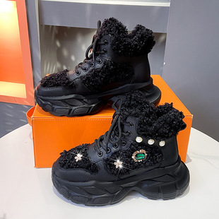 �W��վ����ë�q�ϵ�ЬŮ2023�궬���ӽq��ů�r��������e�\��Ь