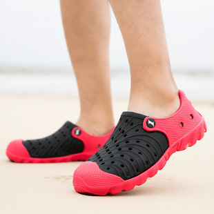 Hole Shoes Men's Summer Baotou Sandals and Slippers Dual-use plus size All-match Soft-soled Garden Shoes Outer Wear Beach Shoes Men's Sandals