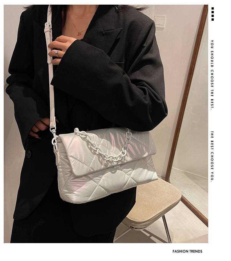 Women's Handbags Autumn 2021 New Fashion Style Ladies Rhombus Chain Armpit Bag display picture 2