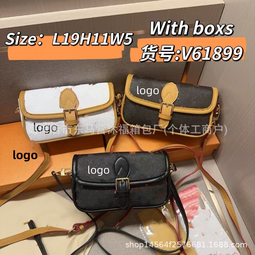 Foreign Trade Wholesale Mini Baguette Fashion Presbyopic High-End New Postman Women's Bag Armpit Crossbody Bag Versatile Nurse Bag