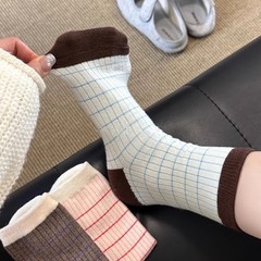 柔らかいモチが気持ちいい ~ 女性靴下韓国insモランディ縞綿靴下中筒靴下通気性女性スタックストッキング