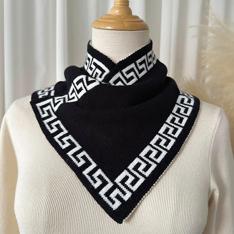 Nueva moda todo partido houndstooth bufanda de punto bufanda de las mujeres otoño y el invierno engrosado cuello cálido protección de cuello de triángulo bufanda